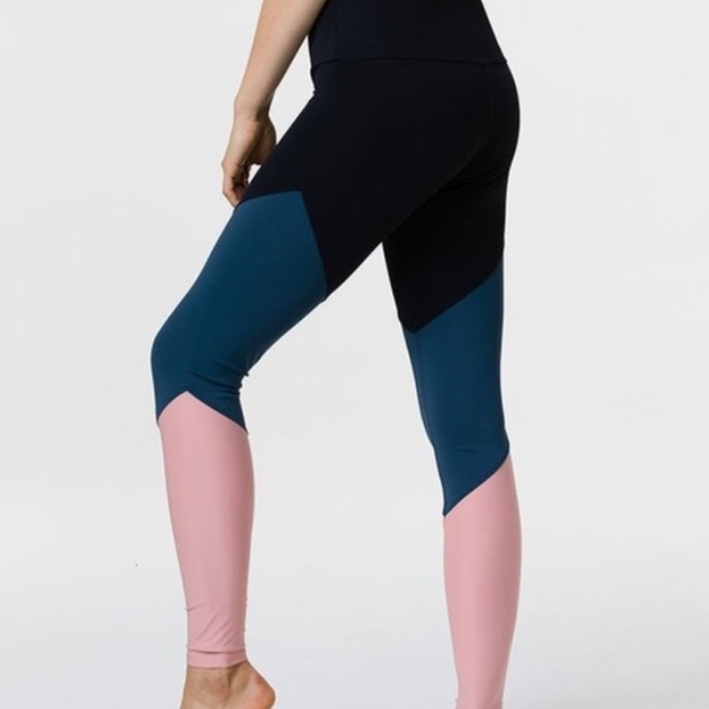 ONZIE Ribbed Leggings in Colorblock Size M/L